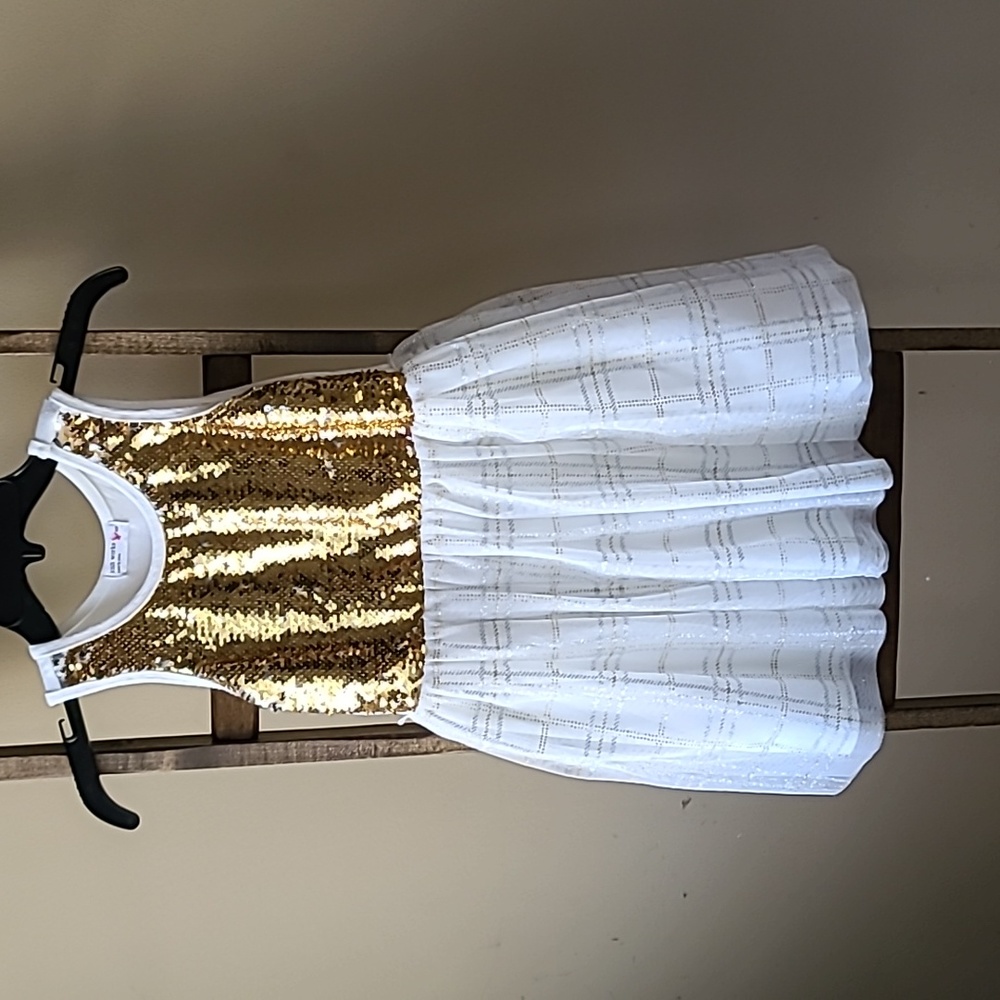 Girls dress